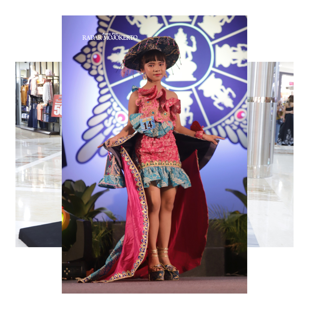 KREATIF: Penampilan peserta lomba Mojobatik Festival 2023 Kota Mojokerto kategori umum di Atrium Sunrise Mall, Jumat (6/10).