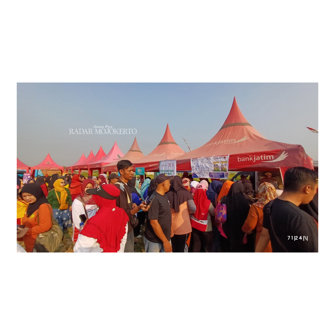 RAMAI: Bank Jatim Cabang Mojokerto support tenda untuk UMKM.