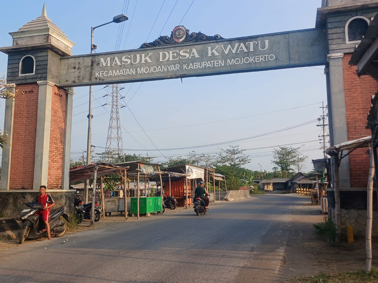 POTENSIAL: Pemerintah Desa Kwatu, Kecamatan Mojoanyar, mengembangkan paket wisata air di kawasan Long Storage Kalimati.