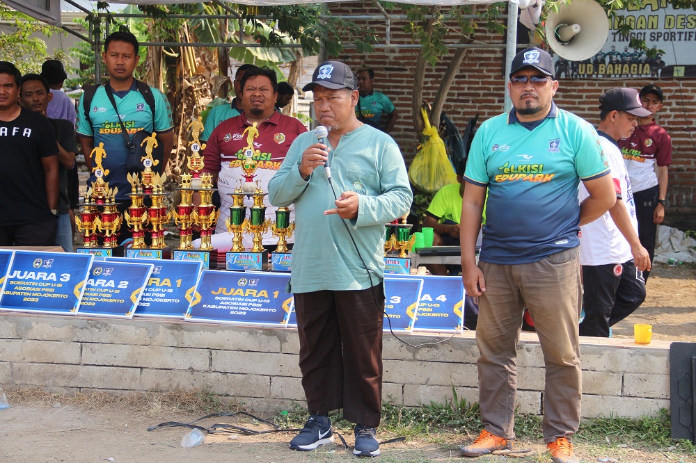Ketua Askab PSSI Mojokerto KH. Fathur Rohman.