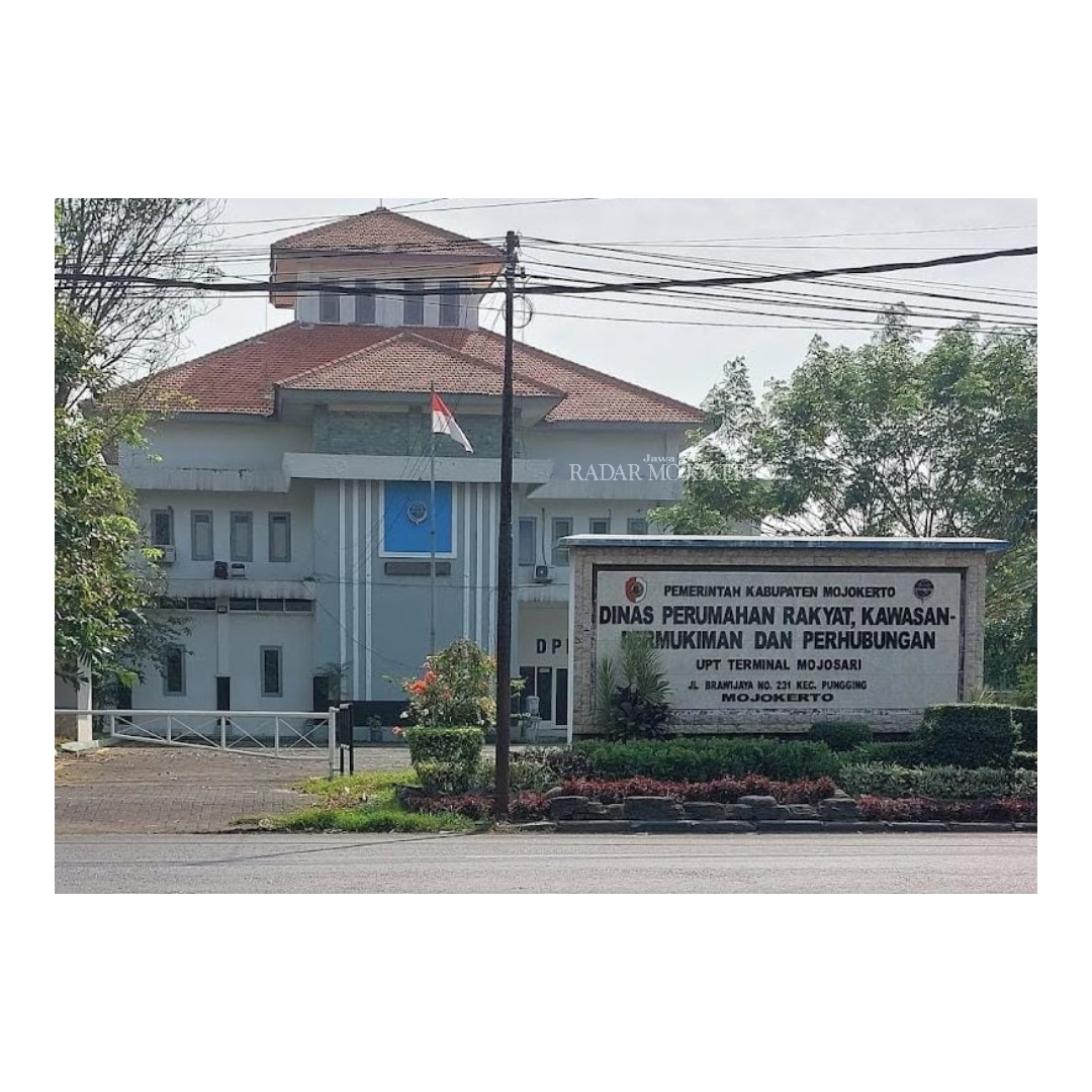 OKNUM: ASN DPRKP2 Kabupaten Mojokerto dipolisikan lantaran terlibat dalam kasus penipuan seleksi CPNS.