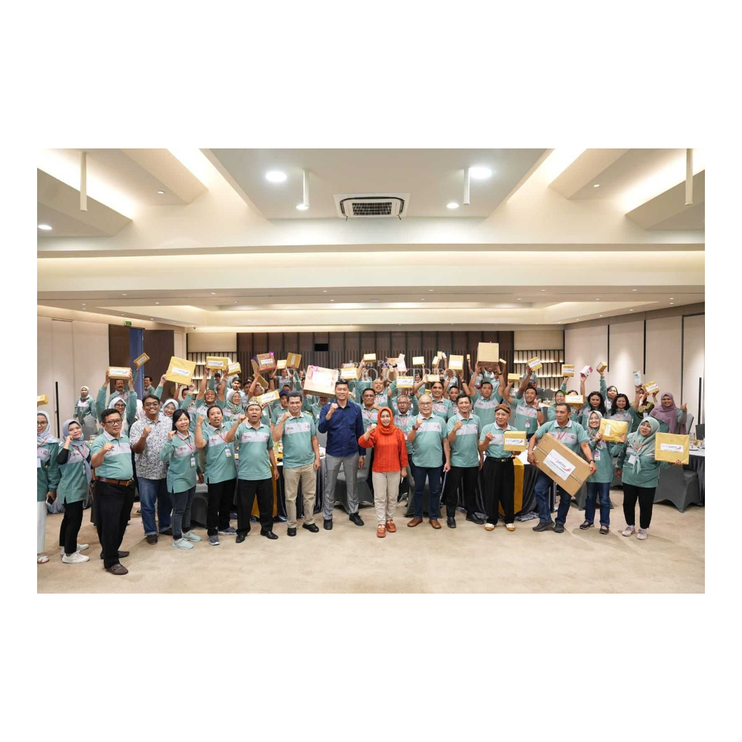 BERGERAK BERSAMA: Wali Kota Mojokerto Ika Puspitasari dan pengurus PMI Kota Mojokerto bersama Penggerak Donor Darah dan Mitra Rumah Sakit PMI Kota Mojokerto.