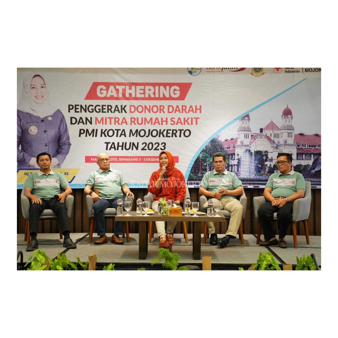 BERI MOTIVASI: Wali Kota Mojokerto yang juga Ketua PMI Kota Mojokerto Ika Puspitasari saat menghadiri gathering Penggerak Donor Darah dan Mitra Rumah Sakit PMI Kota Mojokerto di Semarang.