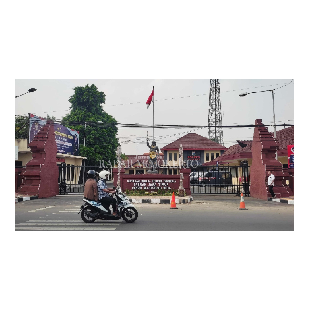 LANGKAH HUKUM: Enam pemuda tersangka kasus pengeroyokan dan penganiayaan pesilat menggugat pra peradilan Polres Mojokerto Kota ke Pengadilan Negeri Mojokerto.