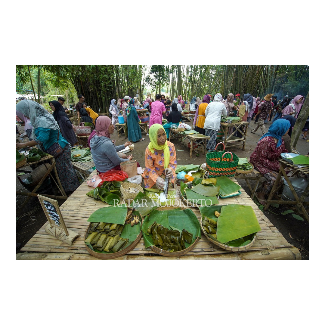 MEMBERDAYAKAN: Keberadaan Pasar Keramat memberi dampak ekonomi kepada masyarakat Desa Warugunung, Kecamatan Pacet, Kabupaten Mojokerto, secara luas.