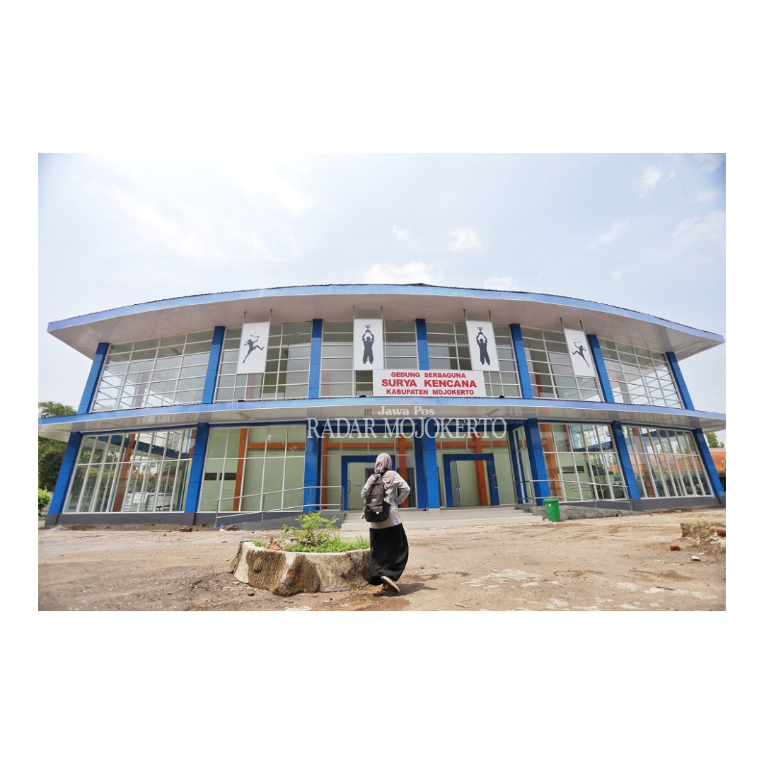 MEGAH: Tampilan depan Gedung Serbaguna Surya Kencana yang telah selesai dibangun akhir tahun ini.
