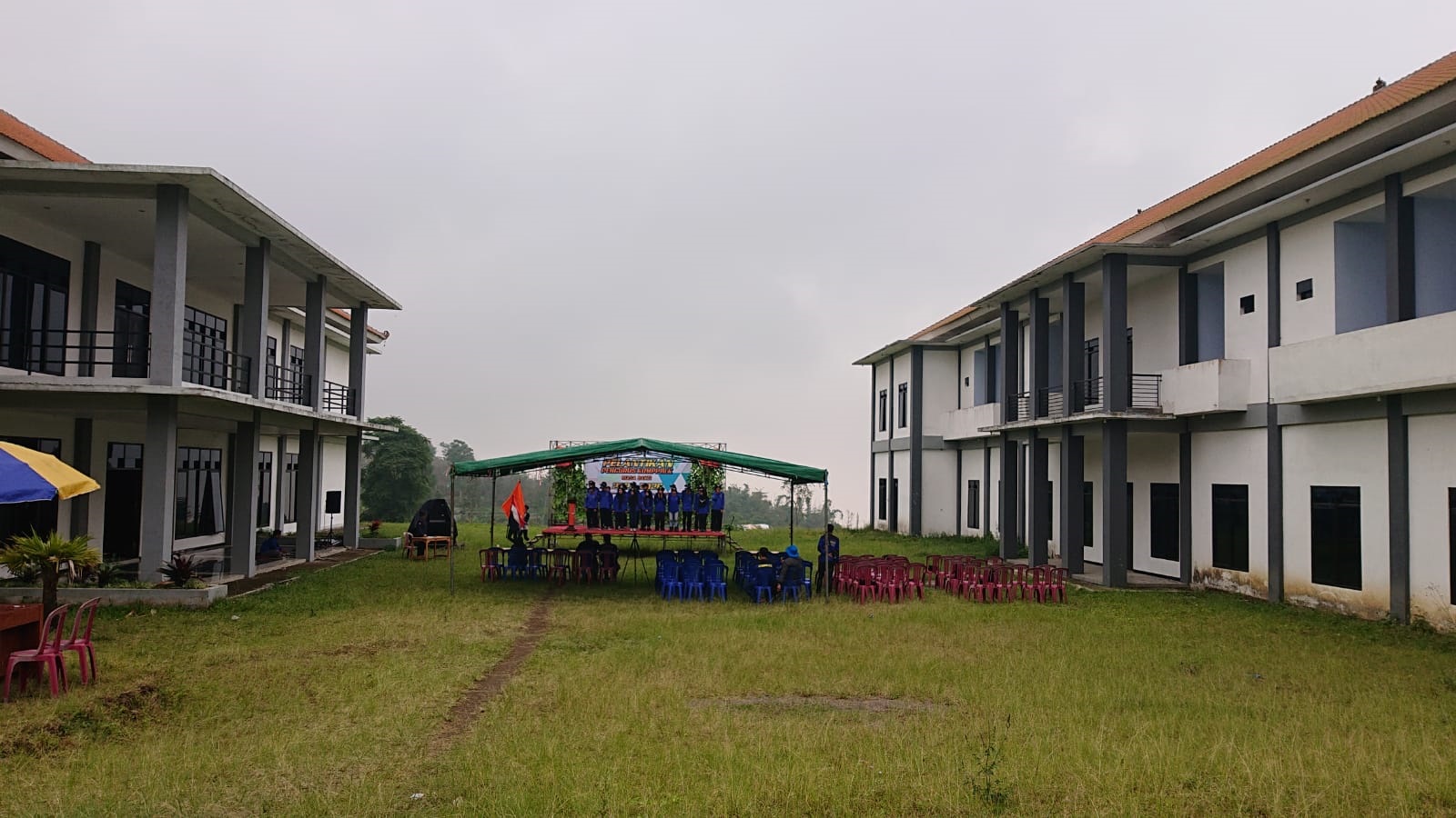 REPRESENTATIF: Gedung serbaguna tempat diklat hingga penginapan milik Desa Claket, Kecamatan Pacet, Kabupaten Mojokerto. Kompleks gedung ini akan dilengkapi dengan wisata edukasi peternakan dan perkeb