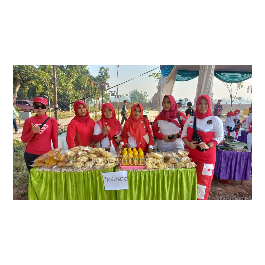BERAGAM: Keripik polo pendem khas Desa Tampungrejo kerap ditampilkan saat event-event tertentu dan kini sudah beredar di pasaran secara meluas.