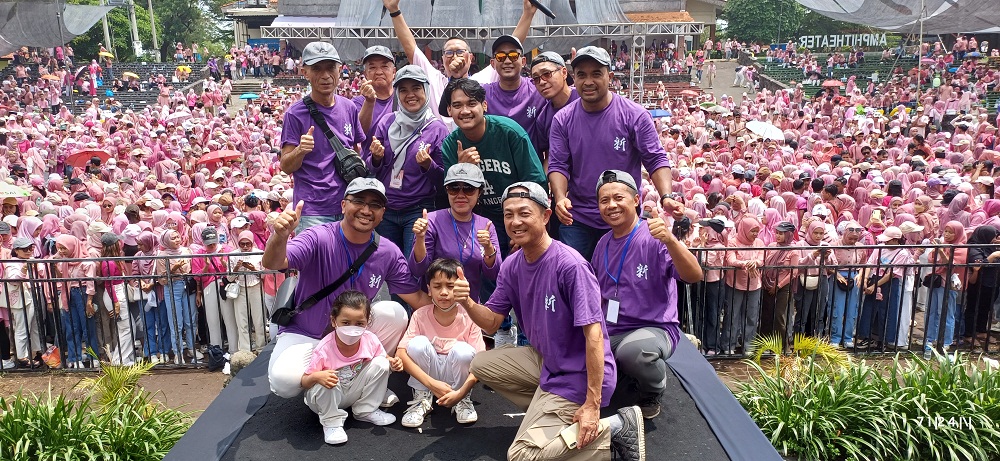 Jajaran direksi, manager, dan management PT Surabaya Autocomp Indonesia (SAI) Ngoro bersama Gildcoustic.
