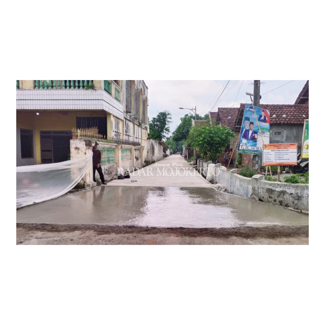 INFRASTRUKTUR DESA: Pembangunan dua ruas jalan di Dusun Kasiyan, Desa Domas tuntas di akhir Desember lalu.