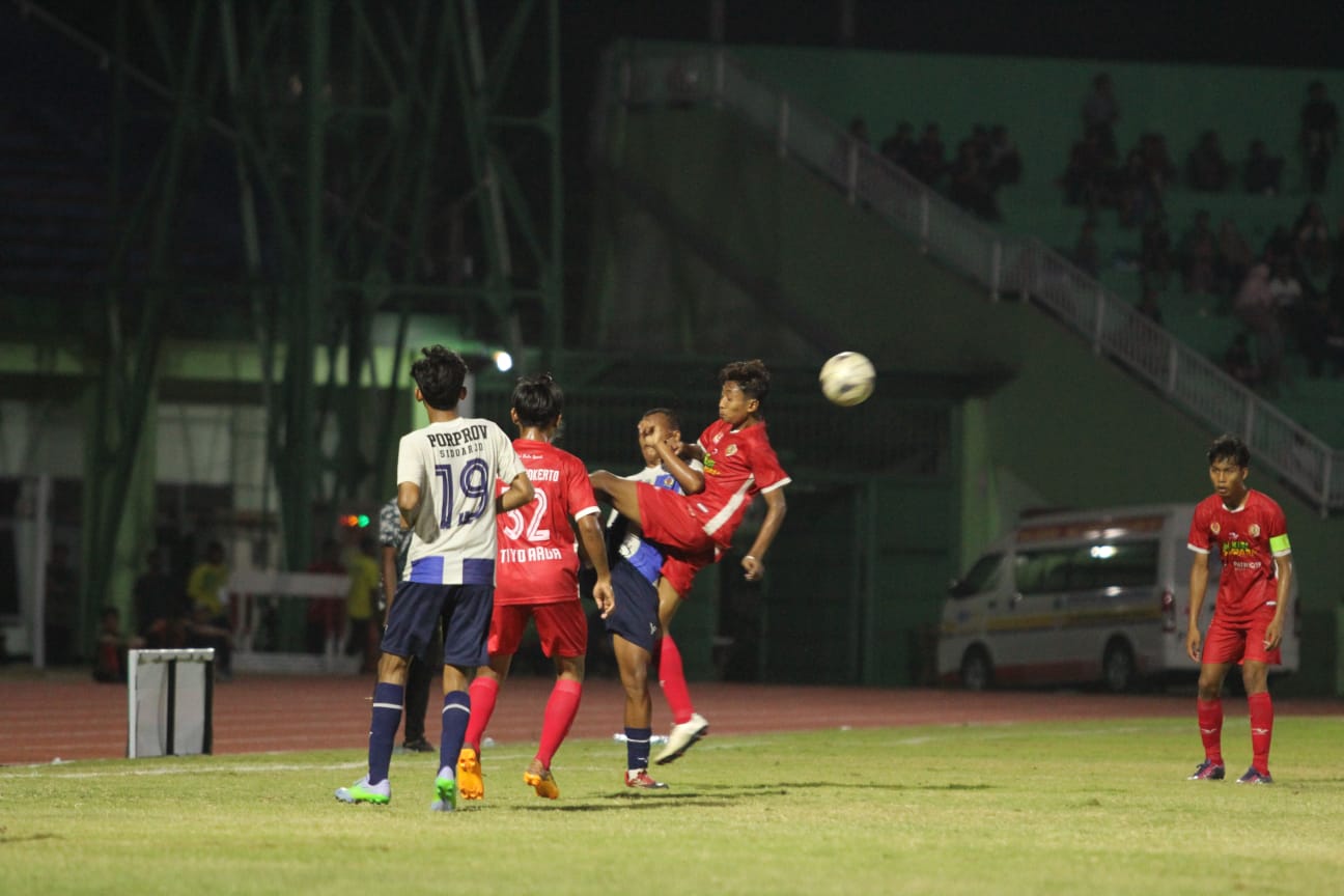 MOTIVASI: Penampilan tim Kabupaten Mojokerto pada babak semifinal Porprov VIII Jatim 2023 melawan Kabupaten Sidoarjo, September tahun lalu.