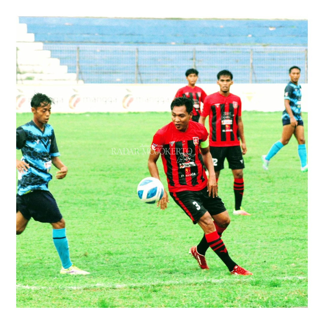 MATANG: Bek sekaligus kapten Mari Siswanto menjadi satu dari sedikit pemain PSMP yang berpengalaman di Liga 3 Jatim musim 2023/2024.