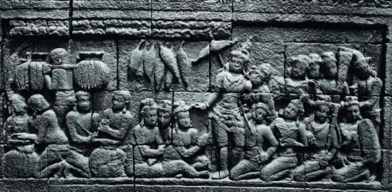 DATA ARKEOLOGIS: Aktivitas bertani dan panen hasil bumi termasuk padi tergambarkan di relief Candi Borobudur.