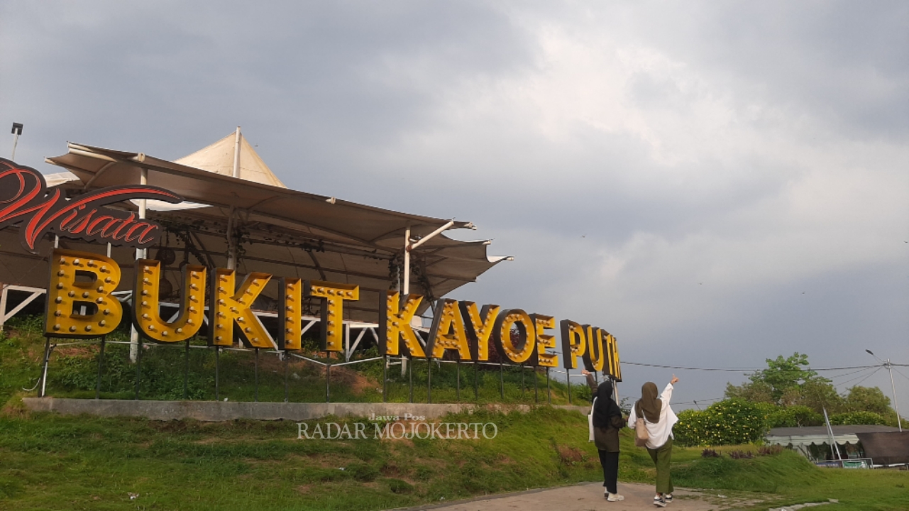 UTARA SUNGAI: Wisata Bukit Kayoe Putih berada di Desa Kupang, Kecamatan Jetis, Kabupaten Mojokerto.