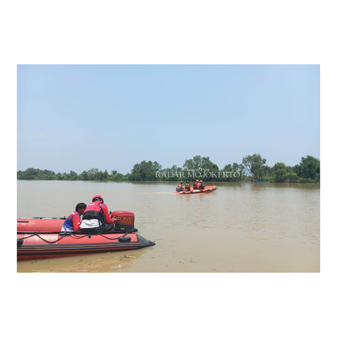 JELAJAH MUARA: Tim SAR gabungan menyisir wilayah muara Kali Porong di hari keenam pencarian, Kamis (15/2).