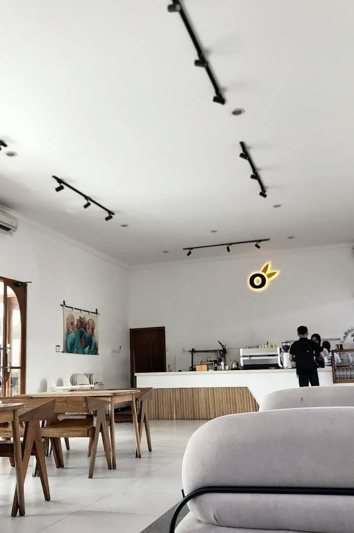 Kafe Proof.Co di Jalan Raya Pekayon No. 41 RT.03/RW.01, Meri, Kranggan, Kota Mojokerto.