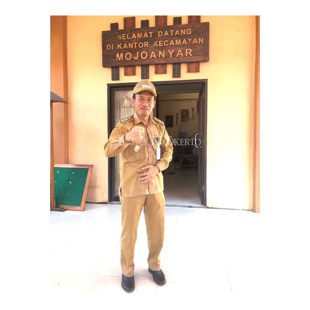Camat Mojoanyar Mokh. Malik