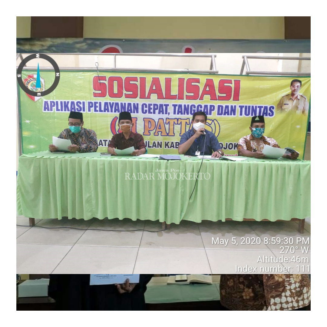 JEMPUT BOLA: Kecamatan Trowulan melaksanakan sosialisasi program Umik Bal-Balan untuk mewadahi produk kreatif warga.