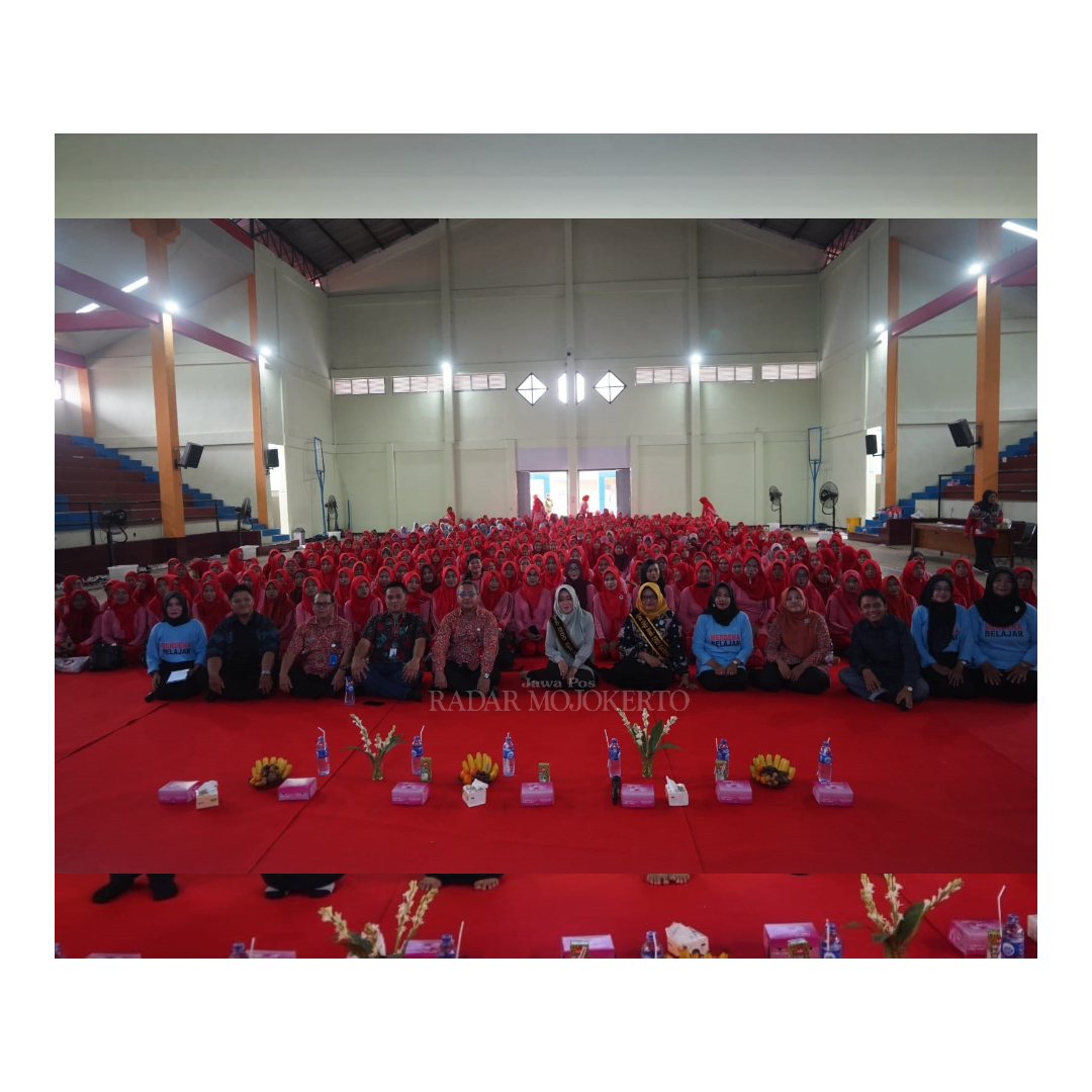 ANTUSIAS: Seluruh peserta sarasehan bersama Bupati Ikfina Fahmawati.