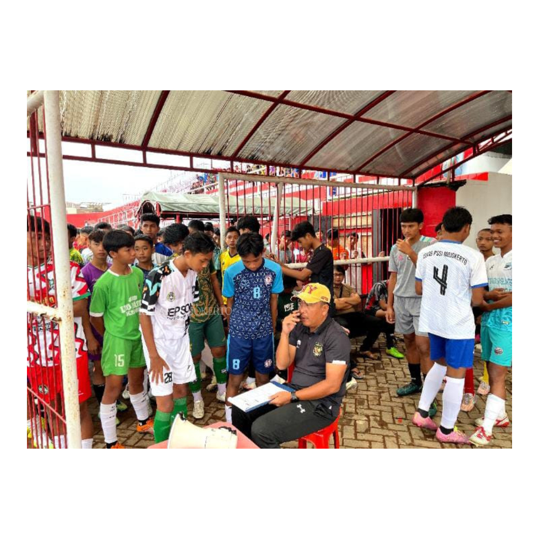 BERBAKAT: Proses seleksi pemain timnas di Stadion Soeprijadi, Kota Blitar, Minggu (10/3).