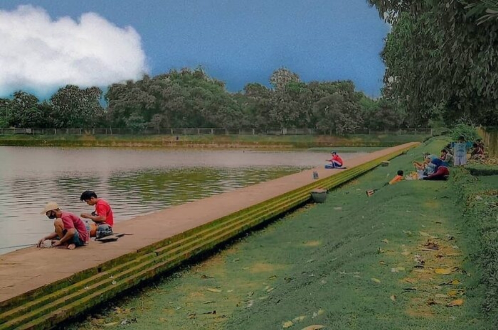 Kolam Segaran di Kecamatan Trowulan, Kabupaten Mojokerto.