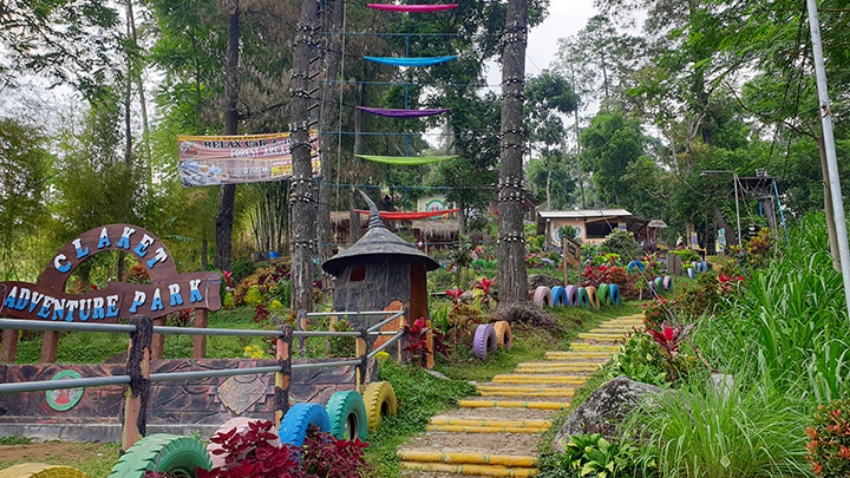 Claket Adventure Park berada di Kecamatan Pacet, Kabupaten Mojokerto.