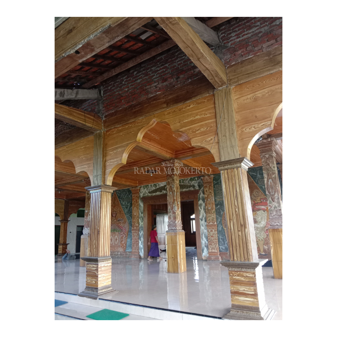 TEMPAT IBADAH: Bangunan Masjid Ngudi Rukun yang bearada di Jalan Raya Madurejo Nomor 62, Modongan, Kecamatan Sooko, Kabupaten Mojokerto, (19/3).
