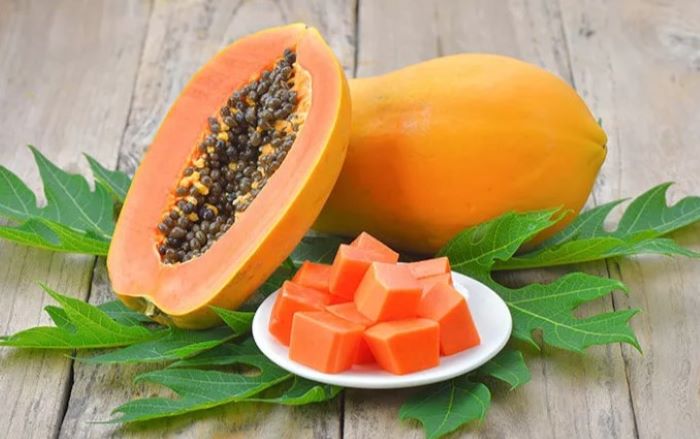SEGAR: Buah pepaya memiliki banyak manfaat untuk pencernaan hingga kecantikan dan kesehatan kulit. (foto: dok. Halodoc)