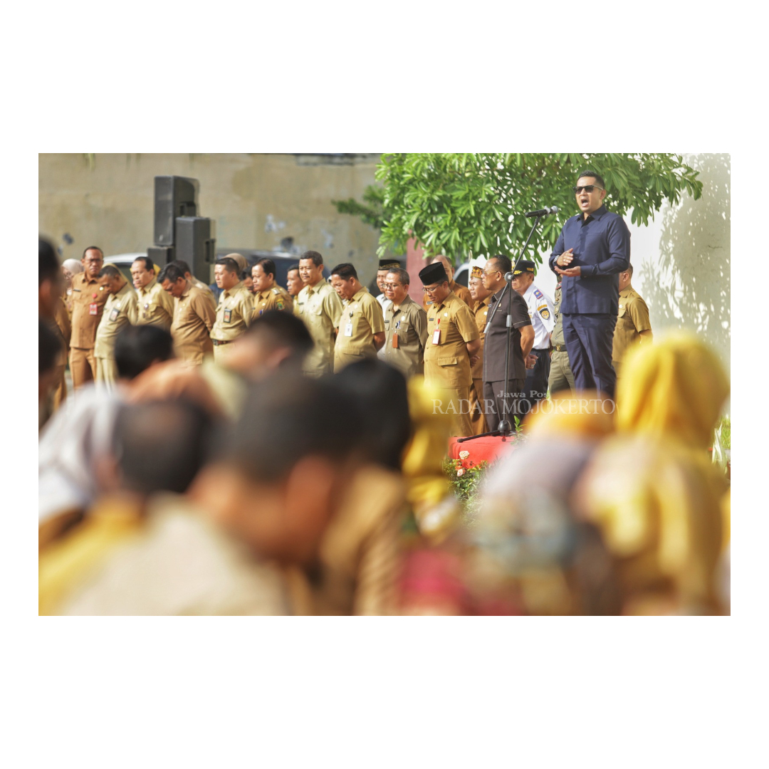ABDI NEGARA: SDN di lingkungan Pemkot Mojokerto saat mengikuti apel pagi di halaman parkir timur GOR dan Seni Mojopahit beberapa waktu lalu.