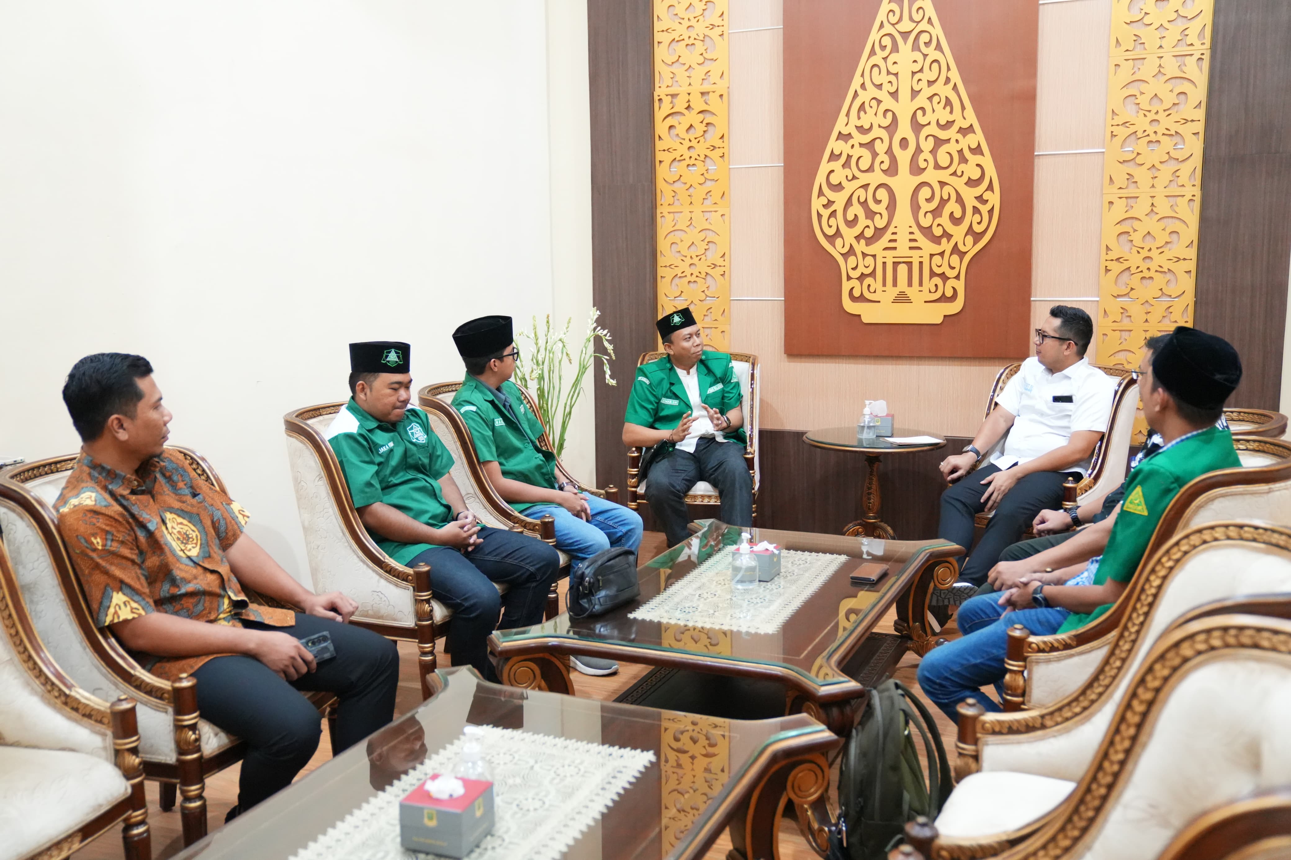 SINERGISITAS: Pimpinan LBH PC GP Ansor Kota Mojokerto saat audiensi bersama Pj. Wali Kota Mojokerto, Moch. Ali Kuncoro, Jumat (22/3).