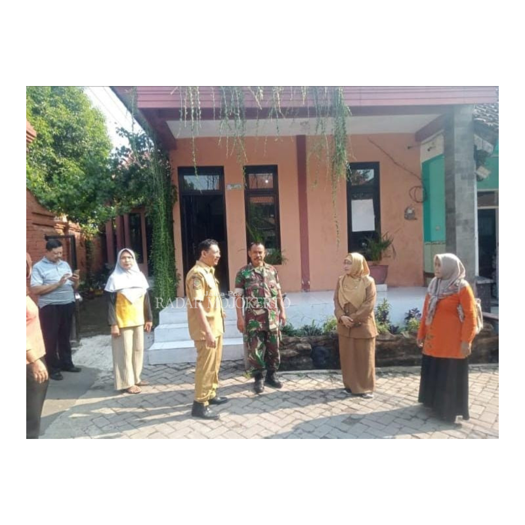 PREVENTIF: Kegiatan PSN di Kelurahan/Kecamatan Prajurit Kulon, Kota Mojokerto guna mengantisipasi persebaran kasus demam berdarah dengue (DBD).