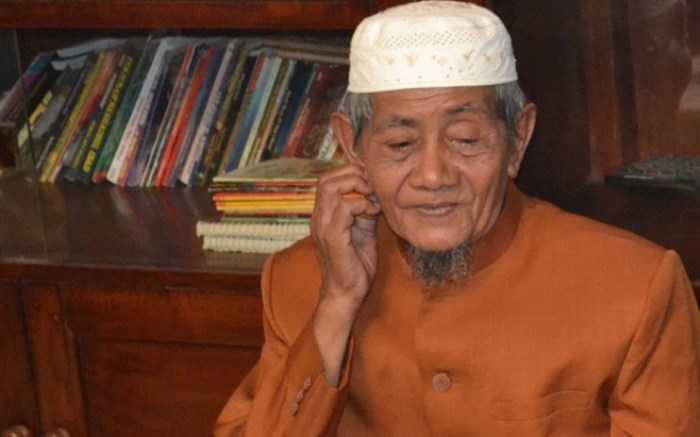 ULAMA MASYHUR: KH Chusaini Ilyas, salah satu ulama sepuh di Kabupaten Mojokerto yang hingga kini masih aktif berdakwah. (foto: internet)