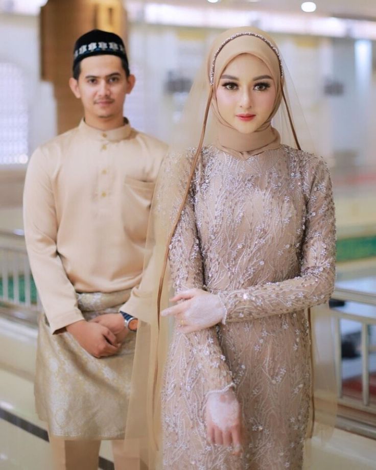Warna Beige yang menimbulkan kesan hangat.