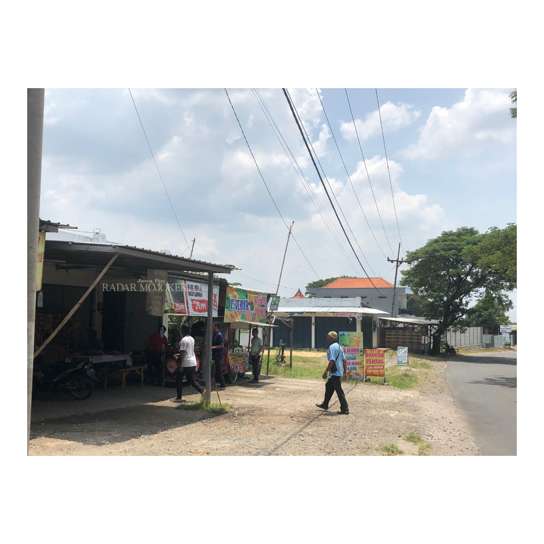 BAKAL DITAMBAH: Suasana Pasar Desa Kalen yang dikelola BUMDes. Kios di pasar desa ini disewakan oleh pemdes ke masyarakat setempat.