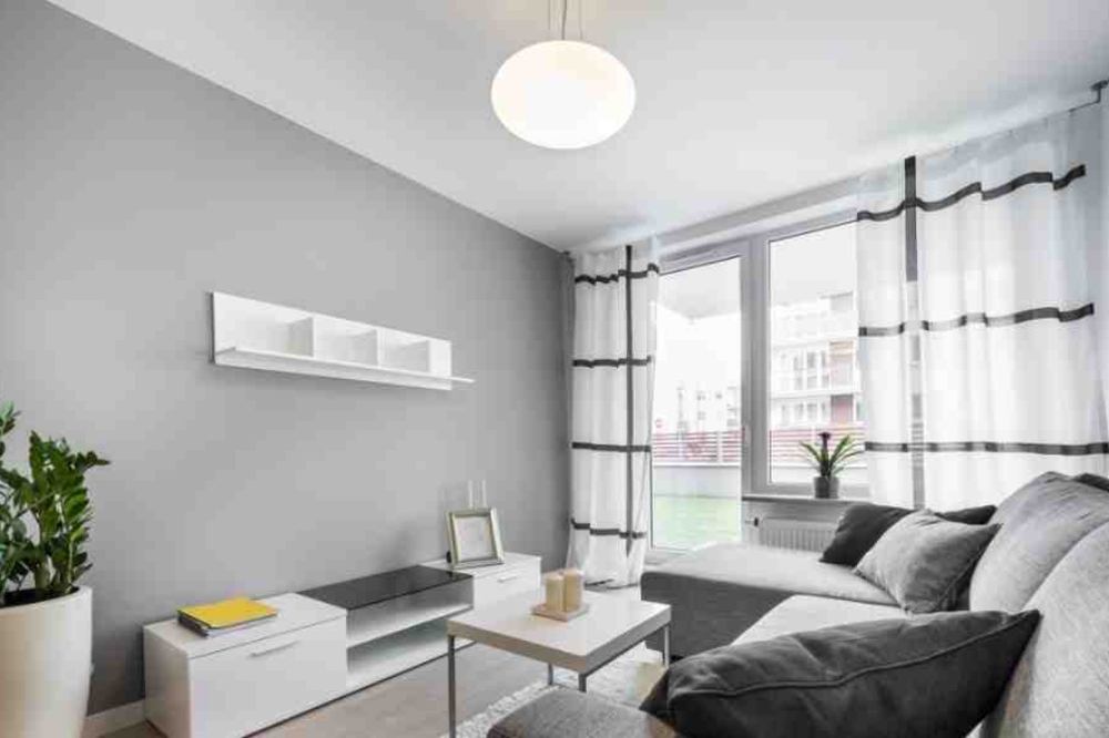 Ruangan dengan cat warna Light Gray.