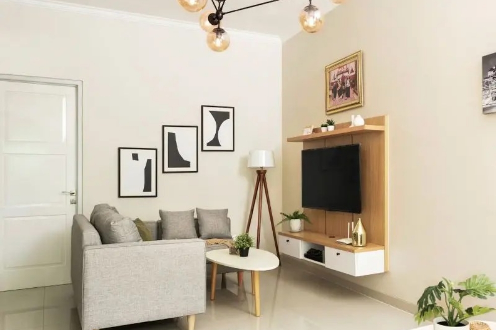 Ruangan dengan cat warna Cream.