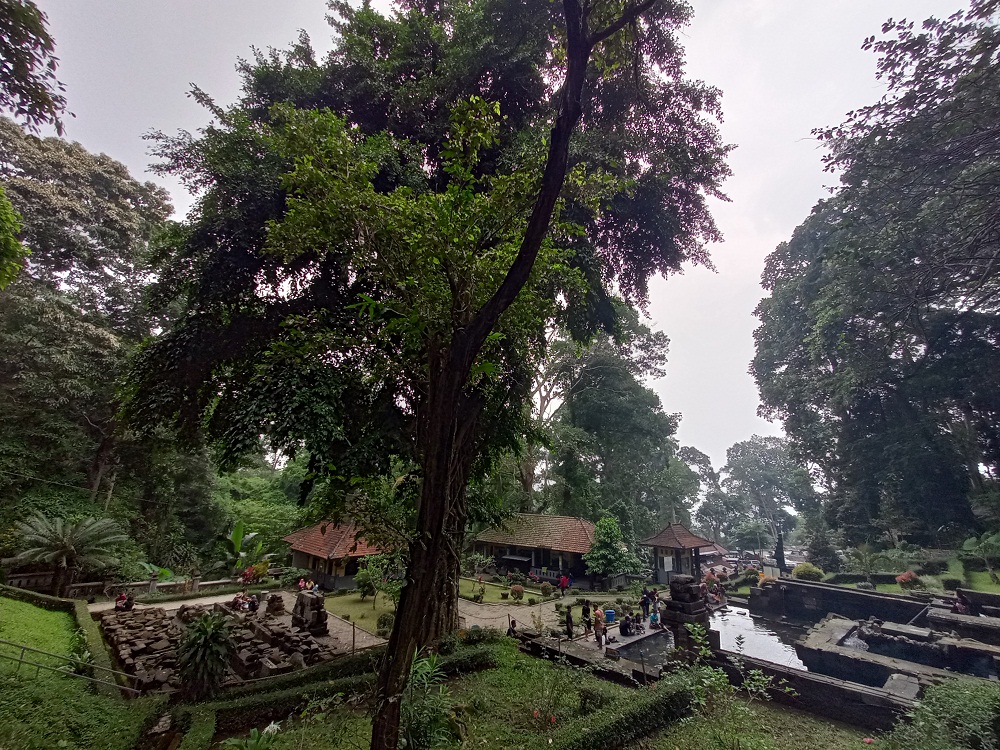 BERSEJARAH: Situs Petirtaan Jolotundo di Desa Jolotundo, Kecamatan Trawas, Kabupaten Mojokerto, dijadikan tempat suci sampai sekarang.