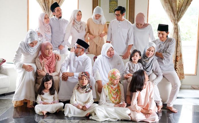 HARI KEMENANGAN: Hari Raya Idul Fitri momen berkumpul dan besilaturahmi dengan keluarga. (foto: dok. Internet)