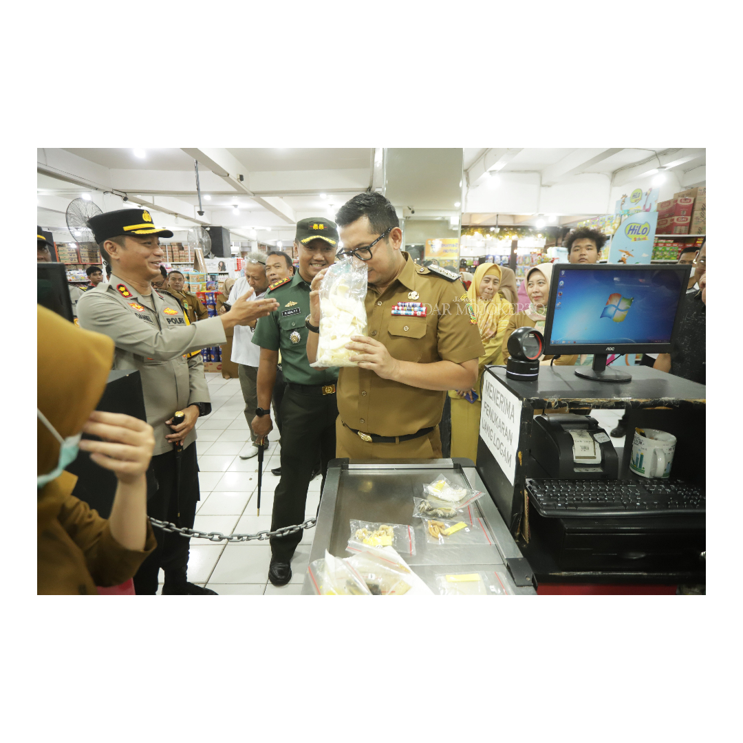 DICEK: Pj Wali Kota Mojokerto Moh. Ali Kuncoro bersama Dandim 0815 Mojokerto Letkol Inf M. Iqbal Prihanta Yudha, Kapolres Mojokerto Kota AKBP Daniel S. Marunduri, Sekdakot Gaguk Tri Prasetyo saat sida
