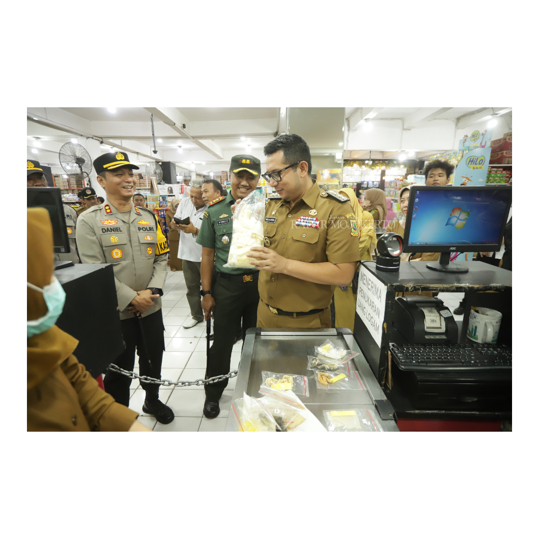DICEK: Pj Wali Kota Mojokerto Moh. Ali Kuncoro bersama Dandim 0815 Mojokerto Letkol Inf M. Iqbal Prihanta Yudha, Kapolres Mojokerto Kota AKBP Daniel S. Marunduri, Sekdakot Gaguk Tri Prasetyo saat sida