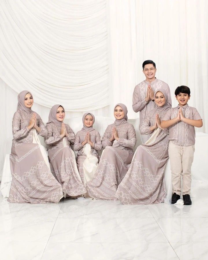 Ilustrasi pakaian Lebaran.