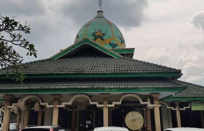 REPRESENTATIF: Masjid Al-Hasyimi di Jalan Raya Bypass, Kelurahan Kedundung, Kecamatan Magersari, Kota Mojokerto jadi jujukan pemudik.