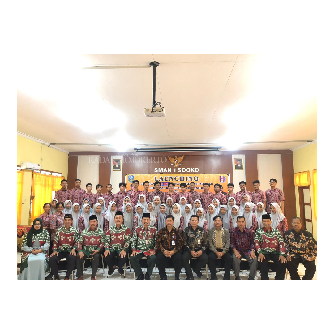 INTENS: Siswa peserta Bimbingan Entrepreneur menjalani pelatihan di Laboratorium Komputer IT.