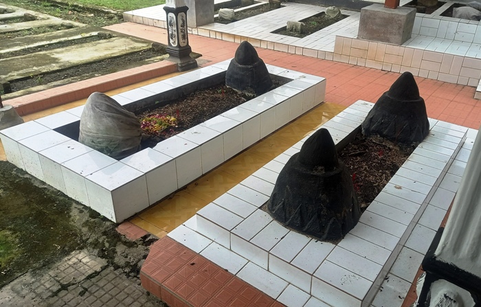 DISAKRALKAN:Makam Singo Barong dan Macan putih  di Dusun Unggahan, Desa/Kecamatan Trowulan, Kabupaten Mojokerto. (Annisa Fadilah for Radar Majapahit)