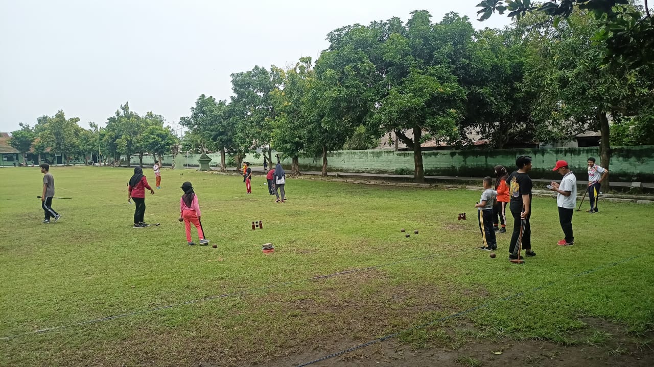 OPTIMISTIS: Atlet woodball Kabupaten Mojokerto menjalani latihan rutin.