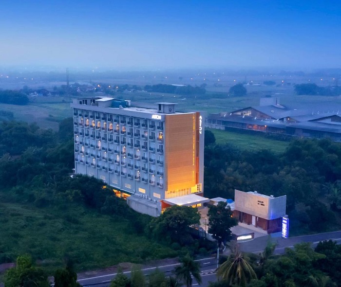 SEMARAK: Aston Mojokerto Hotel dan Conference Center yang begitu luas dengan disertai kemewahannya. (foto. dok: Internet)