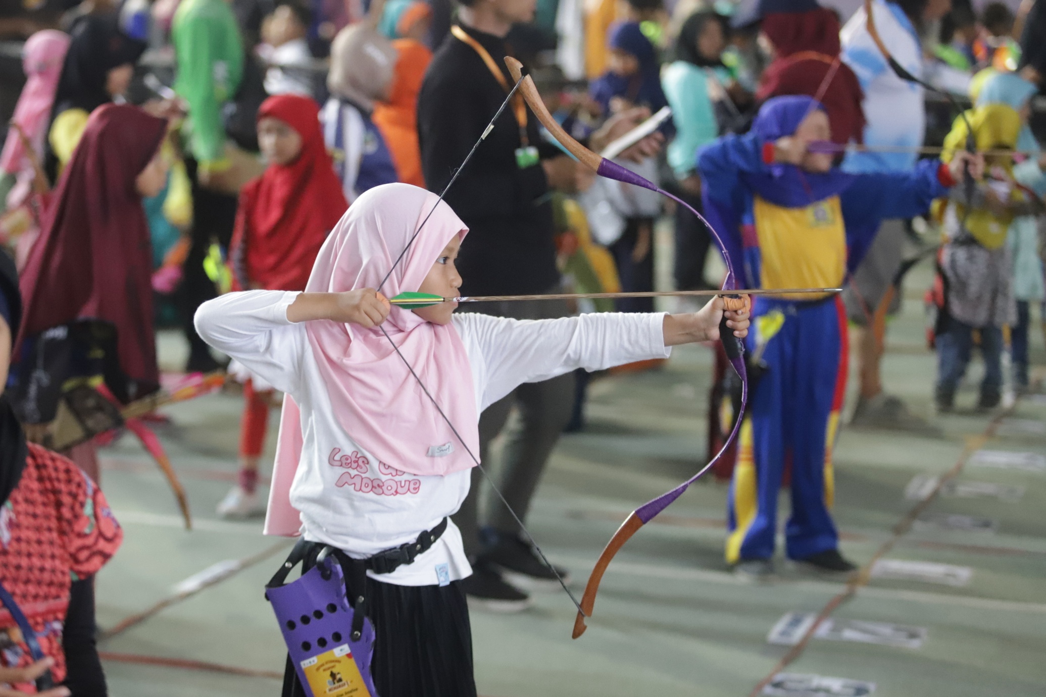 MAKIN DIKENAL: Atlet cilik panahan tradisional dari berbagai daerah mengikuti Festival Panahan Mojopahit di GOR Tenis Indoor, Kota Mojokerto, tahun lalu.