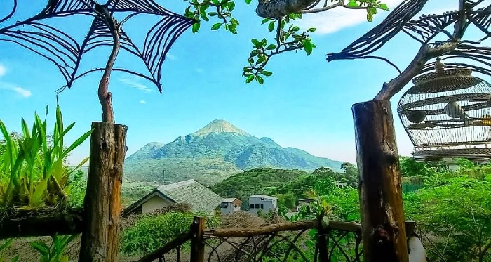 Pendopo Asri  Trawas menjadi jujukan kuliner dengan suasana pedesaan.