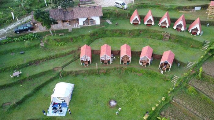 Suasana camping di Suwon Camp Mojokerto.