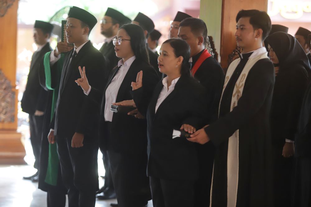 ABDI NEGARA: Sebanyak 118 PPPK formasi 2023 yang dilantik sebagai pejabat fungsional Pemkot Mojokerto di Pendapa Sabha Kridatama, Selasa (30/4).